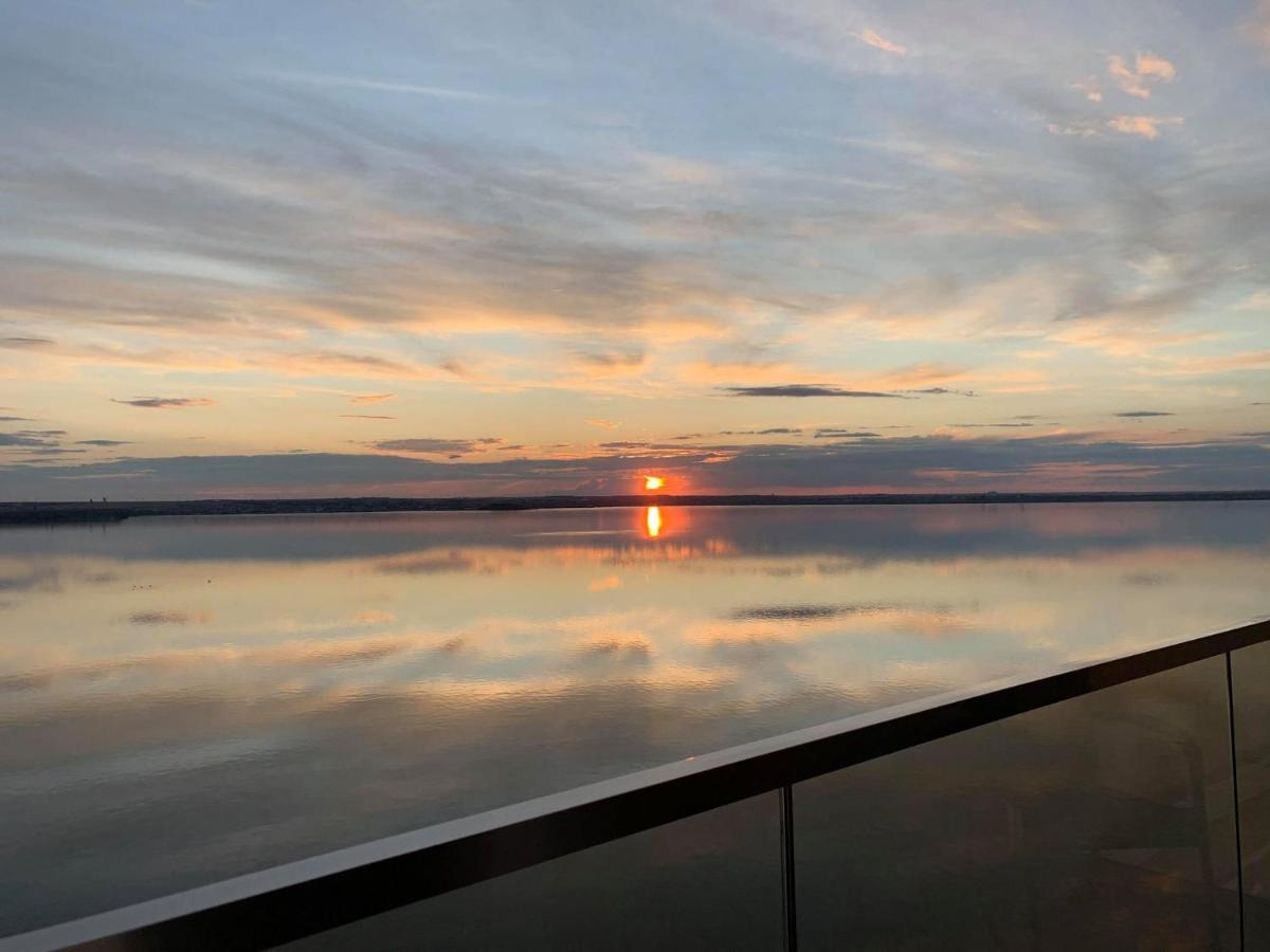 Apartment Sunset Lake View Мамая Екстериор снимка